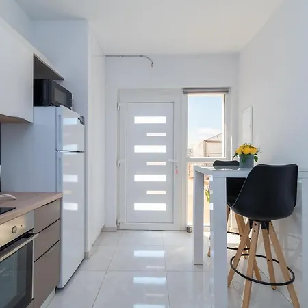 Leo Apartment *
