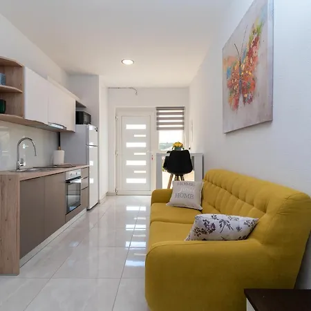 Apartment Leo